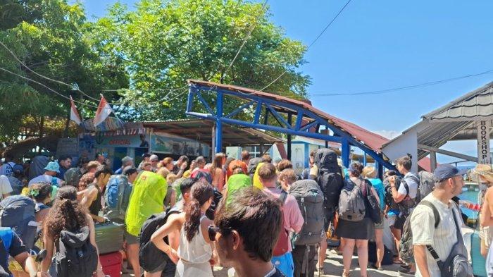Wisatawan berbondong-bondong meninggalkan Gili Trawangan dan Meno, Lombok, NTB karena tidak ada air bersih.