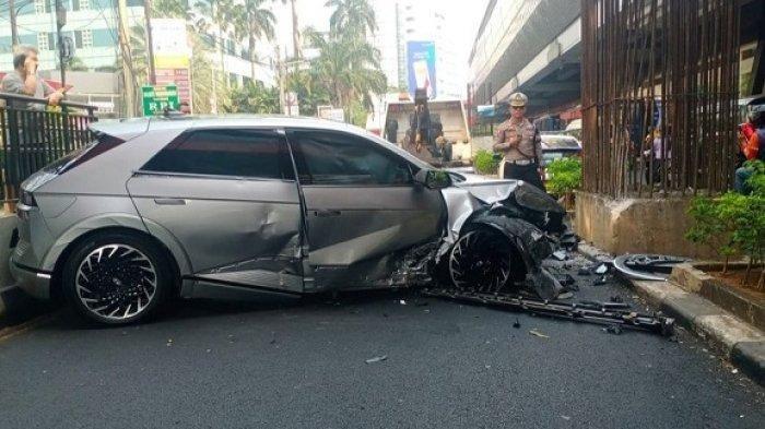 Mobil Listrik Hyundai Ioniq Kecelakaan di Kuningan, Pengendara ...