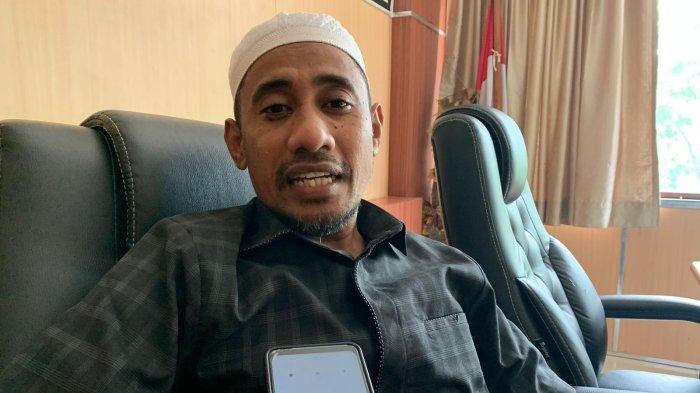 Ketua Komisi I DPRD Halmahera Selatan Sagaf Hi. Taha. Ia meminta Bupati Bassam Kasuba mendorong para Kades di Kecamatan Botang Lomang untuk memfasilitasi pengadaan meteran lampu, Kamis (8/2/2024).