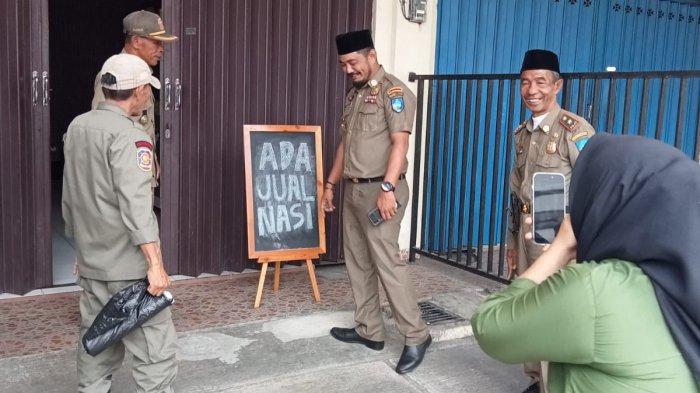 Kepala Satuan Polisi Pamong Praja (Kasatpol-PP) dan Linmas Kota Ternate, Fhandi Machmud Thumina saat pimpin patroli, Senin (18/3/2024)
