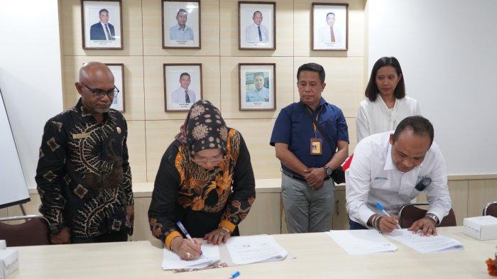 Penandatanganan Hibah Tanah