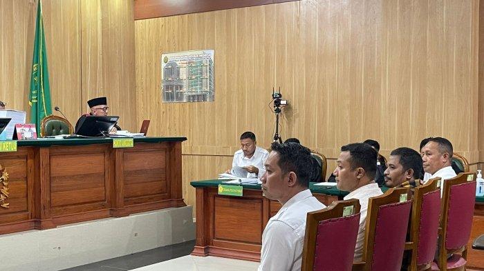 SAKSI - Sidang menghadirkan tiga saksi lain dalam kasus korupsi mantan Gubernur  Maluku Utara AGK di PN Ternate, Senin (25/3/2024)
