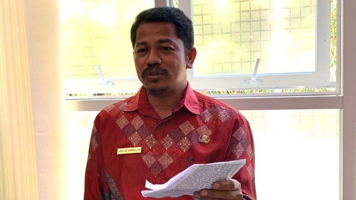 PELANGGARAN: Plt Kepala BKPPD Halmahera Selatan Abdillah Kamarullah ketika menjelaskan tindaklanjut laporan dugaan penerbitan SK bodong, Kamis (28/12/2023).