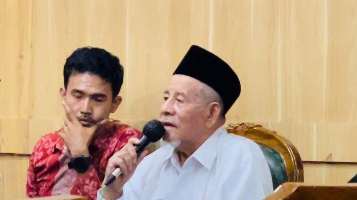 HUKUM: Mantan Gubernur Maluku Utara, Abdul Ghani Kasuba memberikan keterangan pada sidang lanjutan kasusnya di Pengadilan Negeri Ternate, Kamis (1/8/2024) lalu