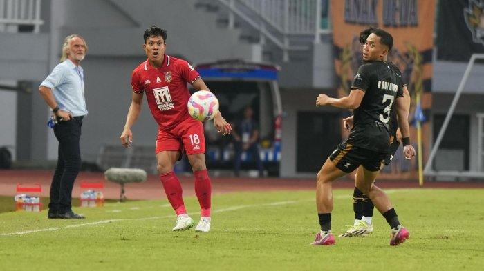 KOMPETISI: Aksi Wahyu Prasetyo pada laga Dewa United vs Malut United