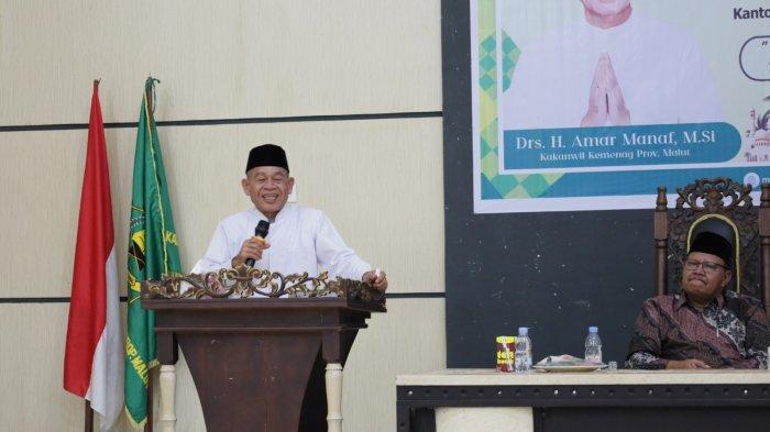 HALAL BIHALAL - Kakanwil Kemenag Maluku Utara, H. Amar Manaf, menyampaikan sambutan , Rabu (9/4/2025).