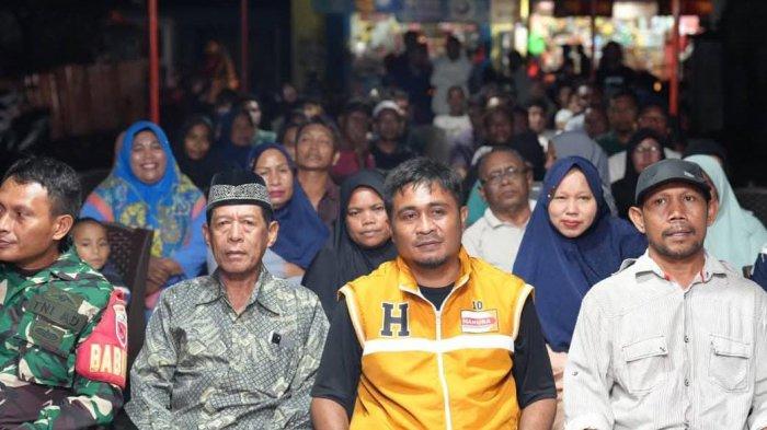 Anggota DPRD provinsi Maluku Utara, Iswanto, saat agenda reses di Kelurahan Bastiong Karance, Ternate, Maluku Utara, Sabtu (18/1/2025) malam.