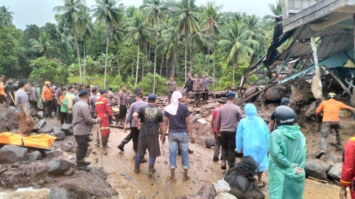 Rumah yang hancur diterpa banjir bandang di Kelurahan Rua, Kecamatan Pulau Ternate, Maluku Utara