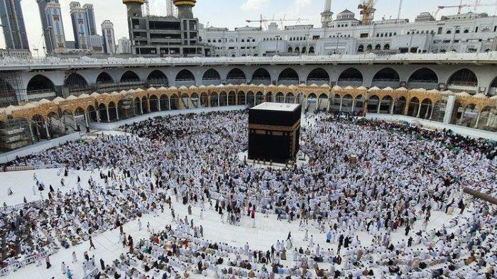 HAJI: Ilustrasi ibadah haji. Kuota jemaah haji reguler 2024 sudah terpenuhi. Haji 2024. Calon Jemaah Haji (CJH) Maluku Utara dijadwalkan berangkat kloter pertama.