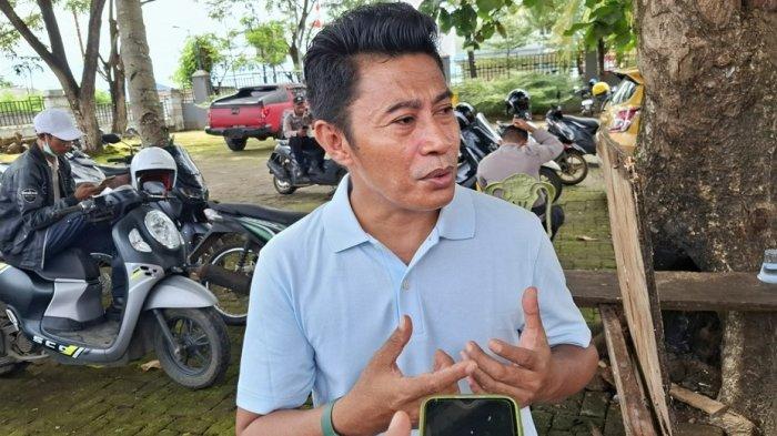 STATEMEN: Pengamat Publik Pulau Morotai, Maluku Utara Parto Sumtaki saat memberikan penjelasan, Rabu (8/1/2025)