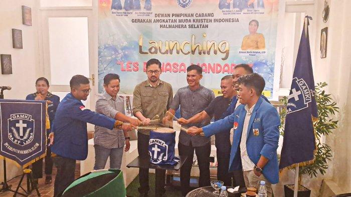 INOVASI: Suasana berlangsungnya launching les Bahasa Mandarin yang digelat GAMKI Halmahera Selatan, Maluku Utara, Minggu (25/5/2025)