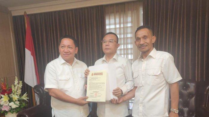 POLITIK: Paket Aliong Mus - Sahril Thahir saat terima rekomendasi Gerindra untuk maju ke Pilgub Maluku Utara 2024