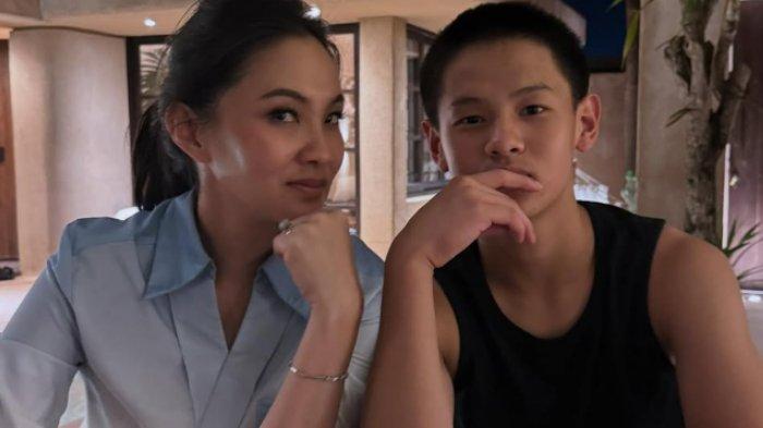 Gubernur Maluku Utara, Sherly Laos atau Sherly Tjoanda,dan putra bungsunya, Edrick Laos.