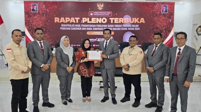 KPU Maluku Utara memberikan kesempatan kepada Paslon Pilgub untuk menggugat ke MK jika keberatan dengan hasil Pleno, Senin (9/12/2024).