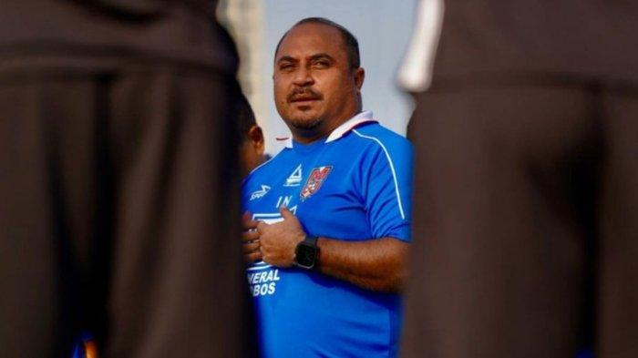 KOMPETISI: Imran Nahumarury, Pelatih Malut United