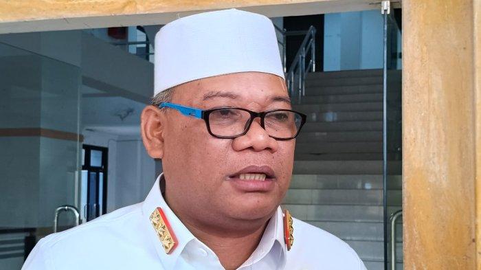 JABATAN: Sekprov Maluku Utara Samsuddin A Kadir saat memberikan keterangannya ke sejumlah awak media, Kamis (27/2/2025)