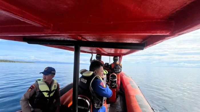 KECELAKAAN - Tim SAR gabungan saat melakukan pencarian dua korban ABK KM Cahaya Timur 02 yang dilaporkan tenggelam di perairan Halmahera Utara, Selasa (8/7/2025).