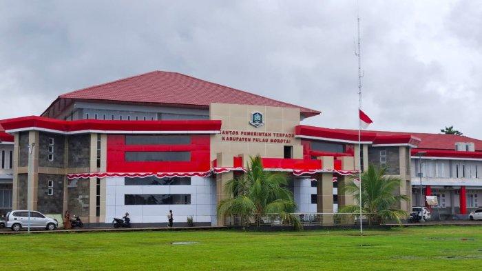 Kantor Pemerintahan Terpadu Kabupaten Pulau Morotai,  Provinsi Maluku Utara, Selasa (13/8/2024)