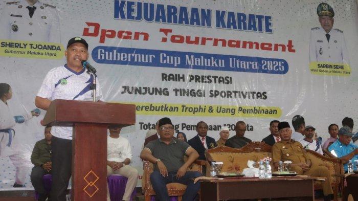 EVENT: Wakil Gubernur Maluku Utara Sarbin Sehe saat memberikan sambutan pada acara pembukaan Kejurda Karate Gubernur Cup 2025 di Kota Ternate, Rabu (2/7/2025)