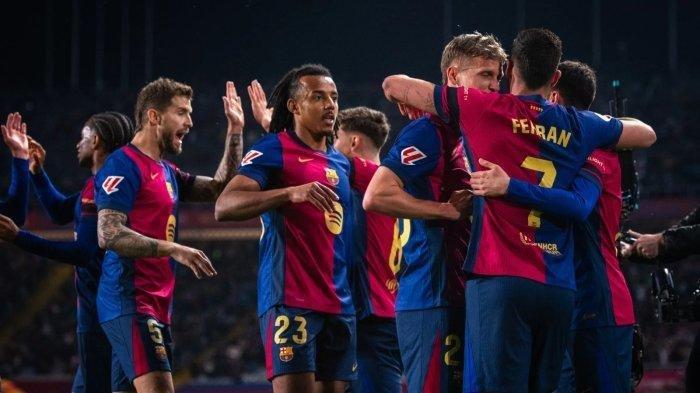 PREDIKSI BARCELONA VS DORTMUND - Pemain Barcelona Jules Kounde turut dalam selebrasi timnya setelah menjebol gawang Osasuna pada pertandingan pekan tunda ke-27 Liga Spanyol 2024/2025, Jumat (28/3/2025) dini hari WIB. Prediksi skor Barcelona vs Borussia Dortmund di leg pertama permpat final Liga Champions 2024/2025 di Stadion Olimpiade Lluis Companys, Barcelona, Spanyol pada Kamis (10/4/2025). Main di kandang, Blugrana dijagokan menang mudah. (Website Barcelona - 28/3/2025)