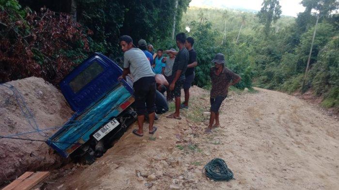 Warga Desa Wayo Minta Pemkab Taliabu Perbaiki Tanggul Penaham Ombak