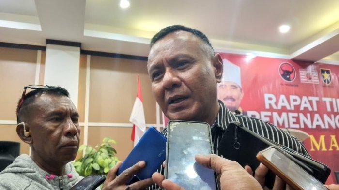 Ketua Tim Pemenangan Husain Alting Sjah dan Asrul Rasyid Ichsan, Muhammad Sinen saat diwawancarai di Hotel Batik Kota Ternate,Senin (3/8/2024).