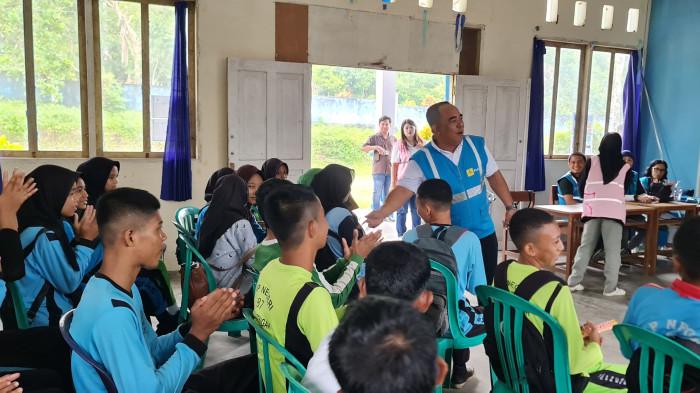 PLN Goes to School
