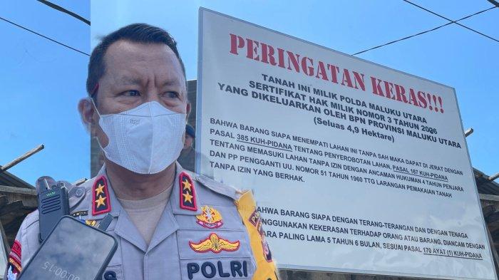 KEBIJAKAN - Kapolda Maluku Utara, Irjen Pol Waris Agono saat dikonfirmasi di pelabuhan perikanan Ternate, foto Randi, Kamis (24/7/2025).