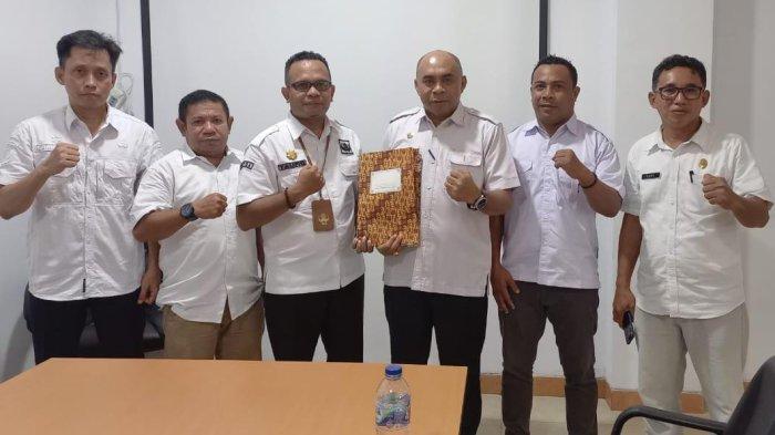 JABATAN: Pemkab Pulau Taliabu, Maluku Utara serahkan berkas usulan pelantikan Bupati dan Wakil Bupati terpilih 2025-2030, Rabu (14/5/2025)