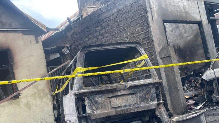 Mobil Mikrolet milik I yang diduga digunakan untuk menampung BBM bersubsidi, Kamis (26/12/2024).