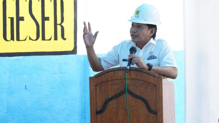 PELAYANAN: Penjabat Gubernur Maluku Sadali Ie saat memberikan sambutan
