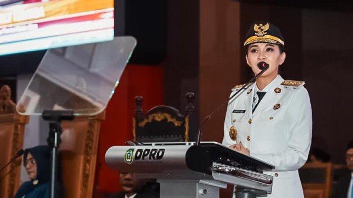 STATEMENT: Gubernur Maluku Utara Sherly Laos dalam berpidato perdana dalam paripurna di kantor DPRD Maluku Utara, Kamis (6/3/2025)