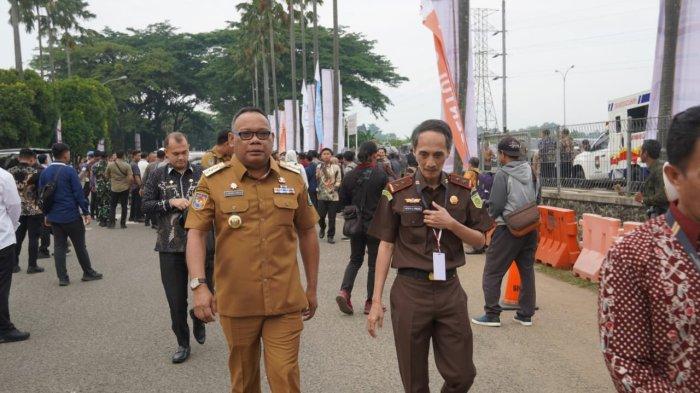 Pj Gubernur Maluku Utara Samsuddin A Kadir bersama Kepala Kejati Malut, saat berada di lokasi Rakornas Pemerintah Daerah di Sentul Bogor, Jumat (8/11/2024).