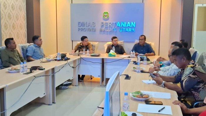 PROGRAM: Suasana pertemuan Dinas Pertanian Maluku Utara dengan Komisi II DPRD Pulau Morotai, Jumat (13/6/2025)