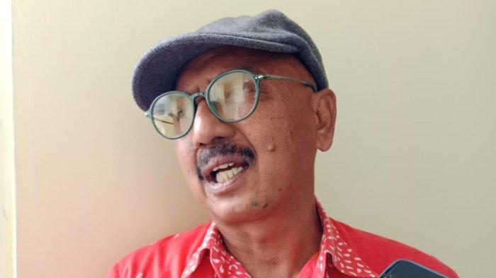 PROGRAM: Kepala Bidang Pembinaan SMK Dikbud Maluku Utara, Damruddin Rahman saat memberikan keterangan disela-sela kerja, Kamis (11/7/2024)