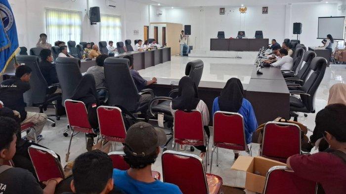 SOLUSI: Suasana rapat dengar pendapat (RDP) antara DPRD Pulau Morotai dengan Dinas Kelautan dan Perikanan (DKP) Pulau Morotai, Maluku Utara, Senin (26/5/2025)