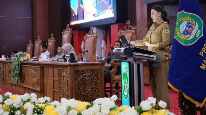 PROGRAM: Gubernur Maluku Utara Sherly Laos membacakan dokumen RPJMD 2025-2029 pada sidang paripurna di gedung DPRD di Sofifi, Senin (28/7/2025)
