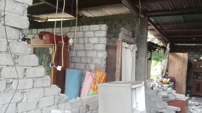 Rumah warga Morotai Maluku Utara, Rusak Akibat Gempa Bumi pada 19 September kemarin, Jumat (20/9/2024).