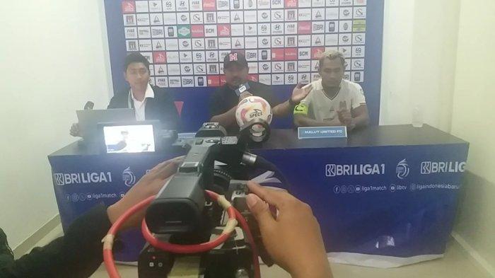KOMPETISI: Sesi jumpa pers Malut United setelah kalahkan Persita Tangerang 2-1 di Stadion Gelora Kie Raha, Ternate, Rabu (12/3/2025)