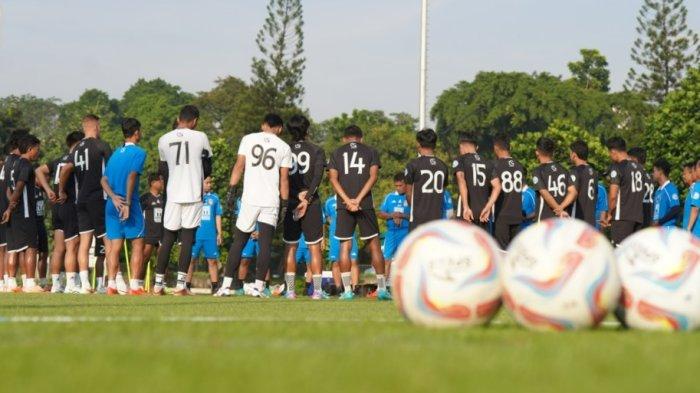 Sesi latihan Malut United jelang kick off Liga 1 2024-2025
