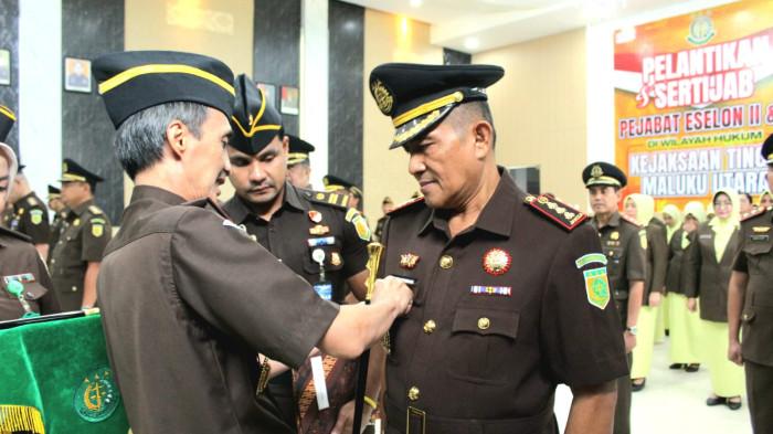 JABATAN: Kajati Maluku Utara Herry Ahmad Pribadi saat pimpin serah terima jabatan (Sertijab), Kamis (17/7/2025)