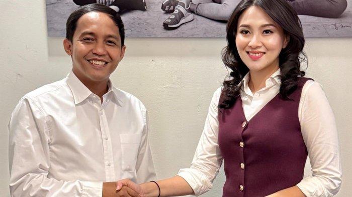 PILKADA: Menteri Kehutanan yang juga Sekjen PSI Raja Juli Antoni berfoto dengan Cagub Maluku Utara nomor urut 4 Sherky Tjoanda