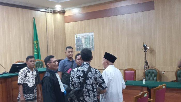 Sidang putusan kasus suap mantan Gubernur Maluku Utara, Abdul Ghani Kasuba (AGK) ditunda menjadi Kamis (26/9/2024).