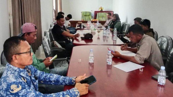 TATAP MUKA: Tatap muka PB HMT dan Komisi III DPRD Pulau Taliabu, Maluku Utara usai lakukan aksi unjuk rasa, Salasa (17/6/2025)