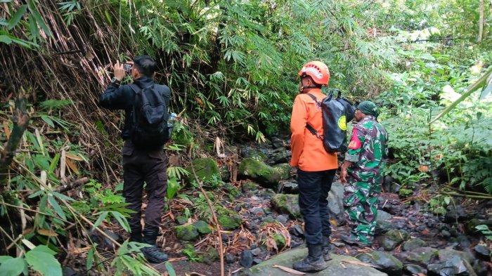 Upaya Tim SAR saat mencari korban yang hilang saat berkebun, Rabu (15/1/2025).