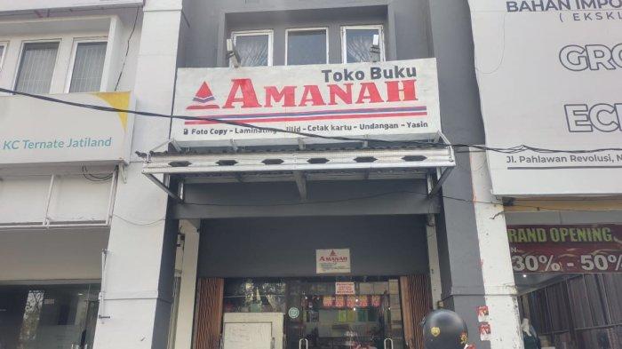 Toko Buku Amanah Berkolasi  di Jalan Pahlawan Revolusi, Muhajirin, Ternate Tengah