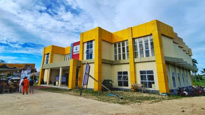 AKADEMIK - Gedung Rektorat Universitas Pasifik (Unipas) Morotai, Kabupaten Pulau Morotai, Provinsi Maluku Utara, Kamis (10/4/2025)