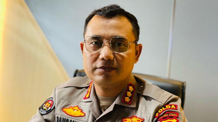 AGENDA - Kabid Humas Polda Maluku Utara Kombes Pol Bambang Suharyono. Ia membuka hotline pangduan calo penerimaan Polri, Senin (2/6/2025).