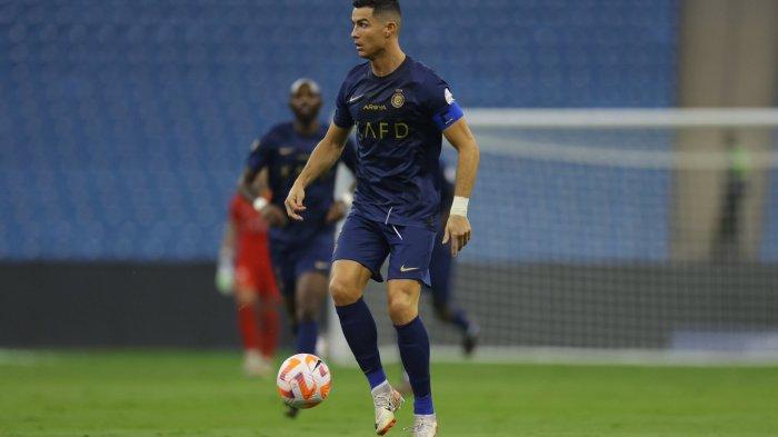 Cristiano Ronaldo saat Al Nassr mengalahkan Al Feiha dengan skor 3-1 dalam Matchday 11 Liga Pro Saudi 2023-2024 di Al Majma'ah Sports City Stadium, Sabtu (28/10/2023) malam waktu setempat.