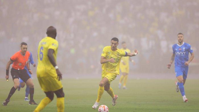 Cristiano Ronaldo saat Al Nassr dibabat oleh Al Hilal dengan skor 0-3 dalam Matchday 15 Liga Pro Saudi 2023-2024, di King Fahd International Stadium, Jumat (1/12/2023).